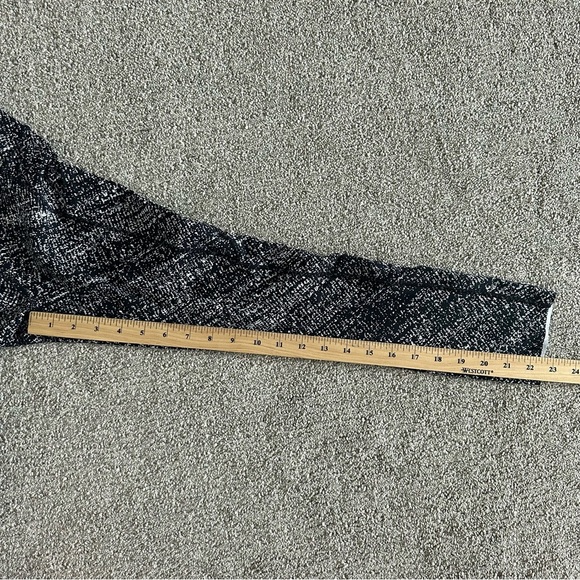 lululemon Fast and Free HR Crop Size 4 - Picture 8 of 9